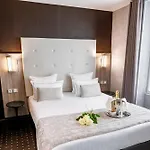 De La Paix Tour Eiffel Hotel
