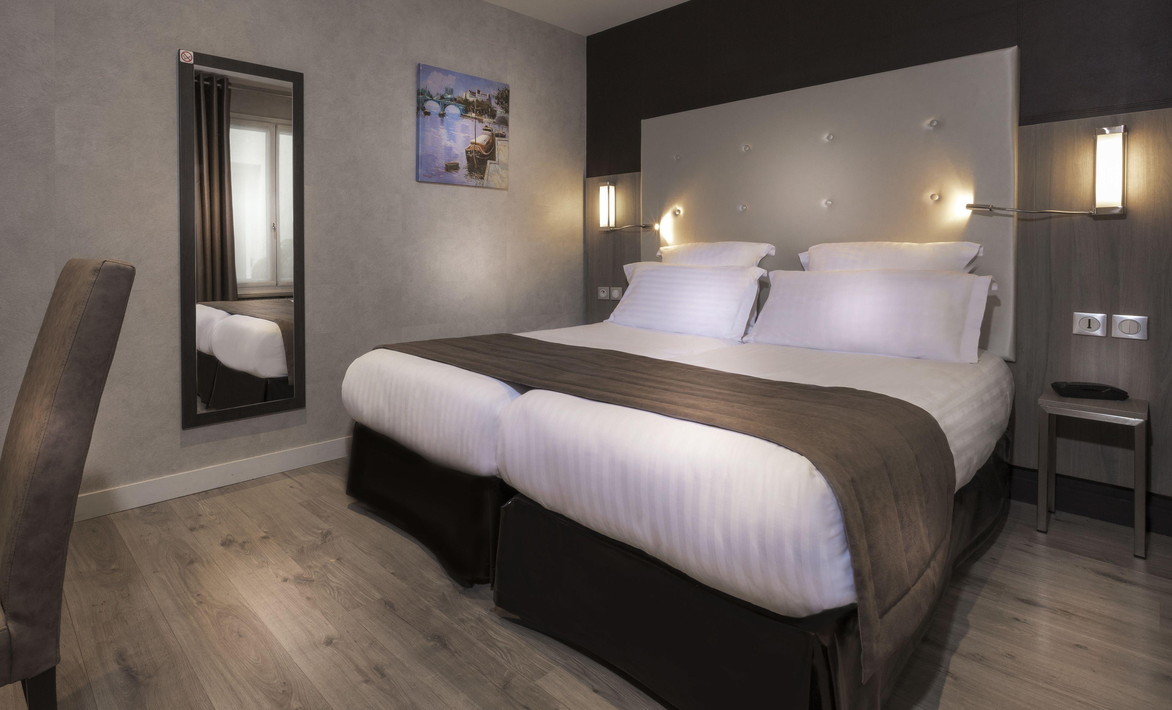 De La Paix Tour Eiffel 3*