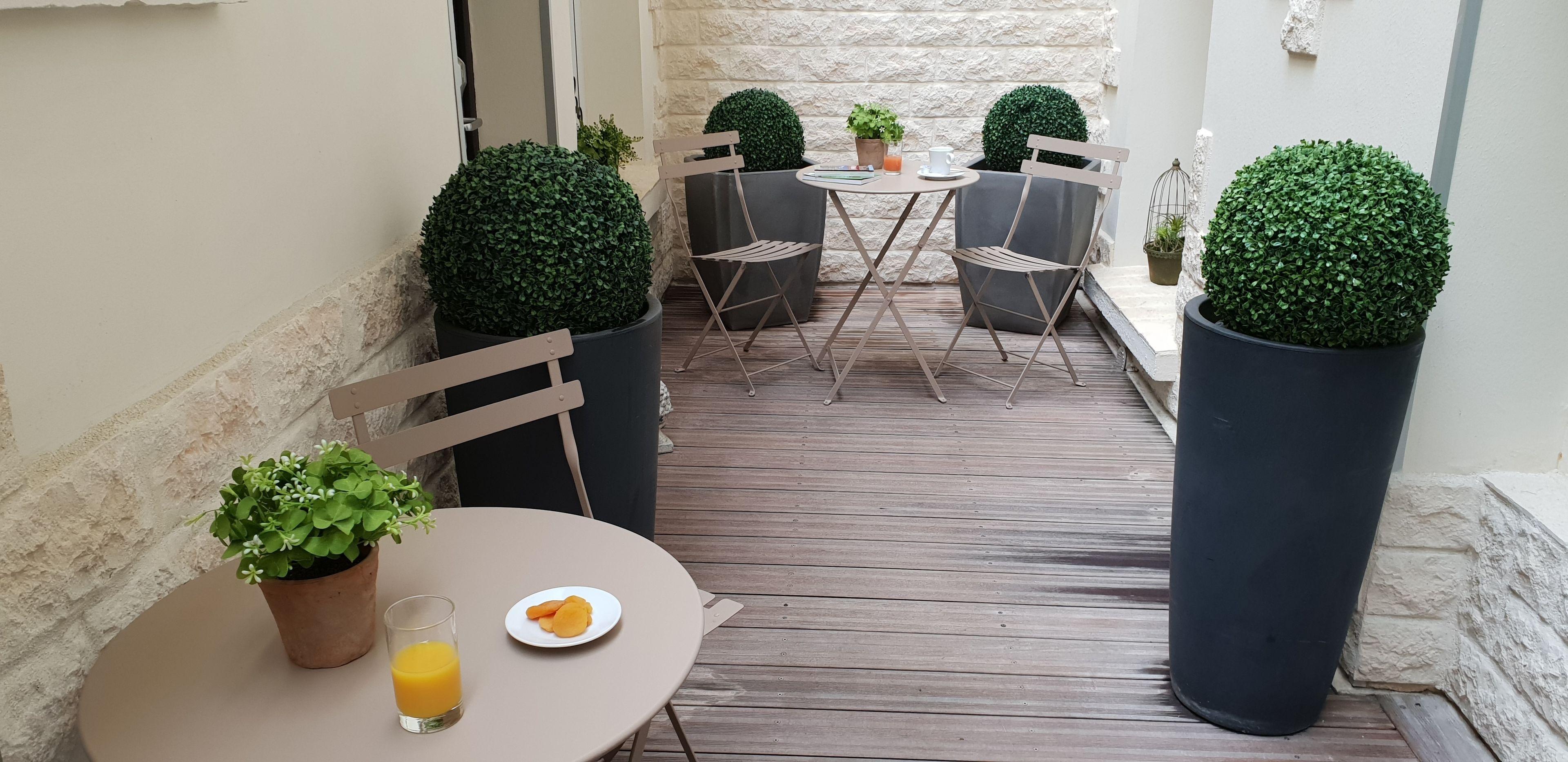 De La Paix Tour Eiffel Hotel