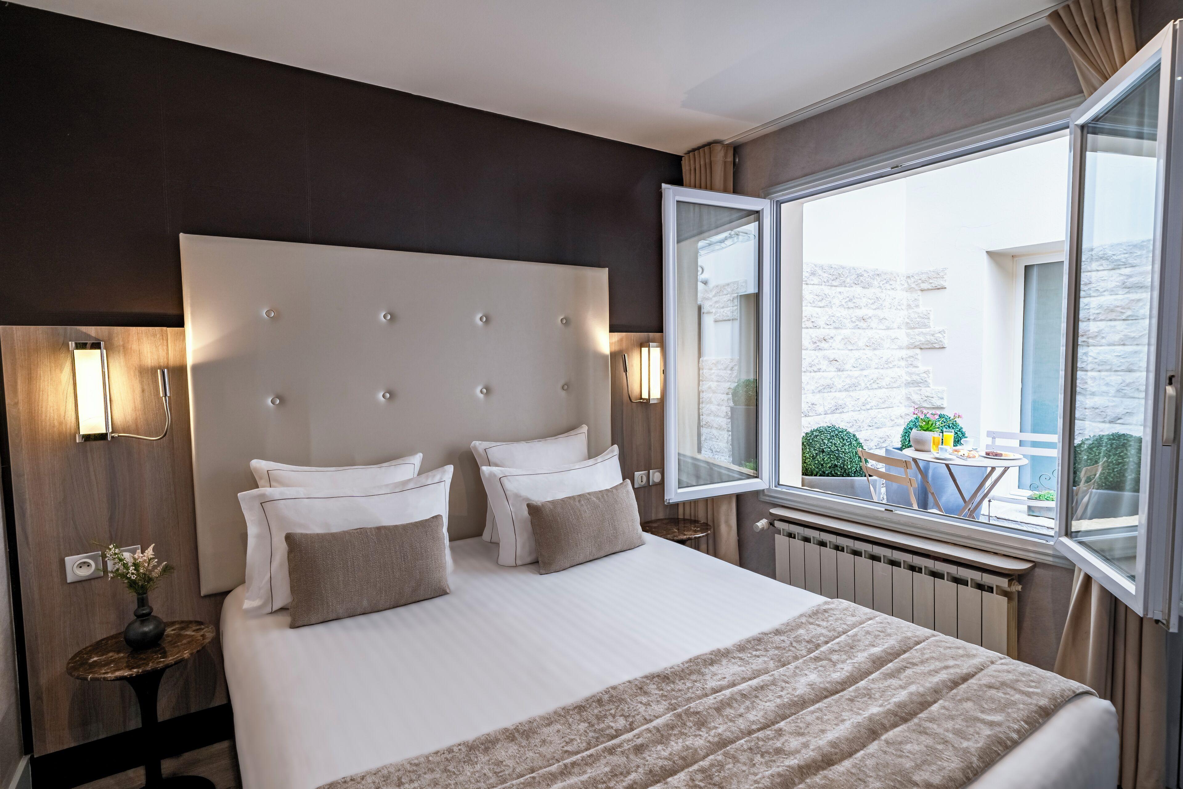 Hotel De La Paix Tour Eiffel 3*