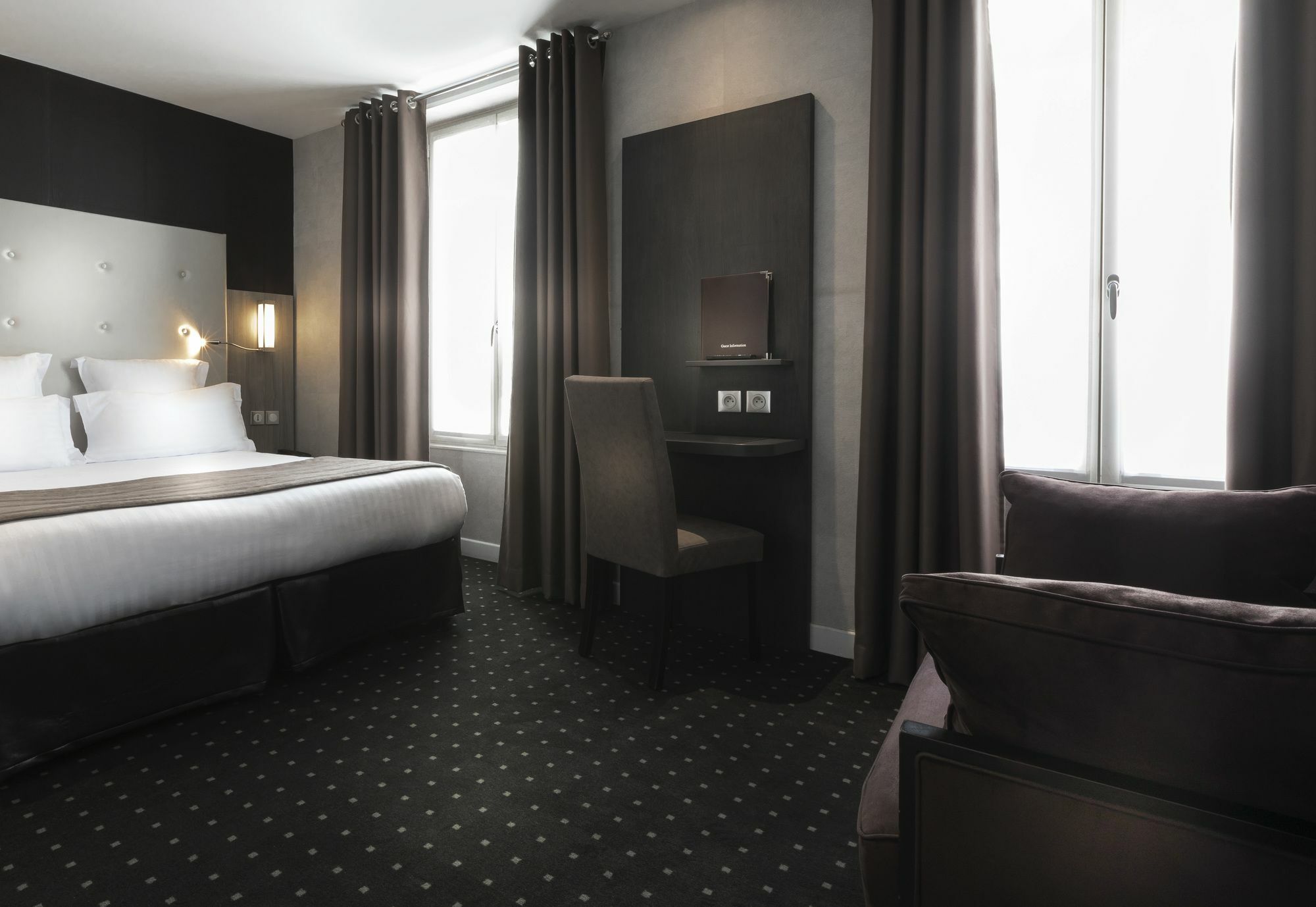 Hotel De La Paix Tour Eiffel Parigi