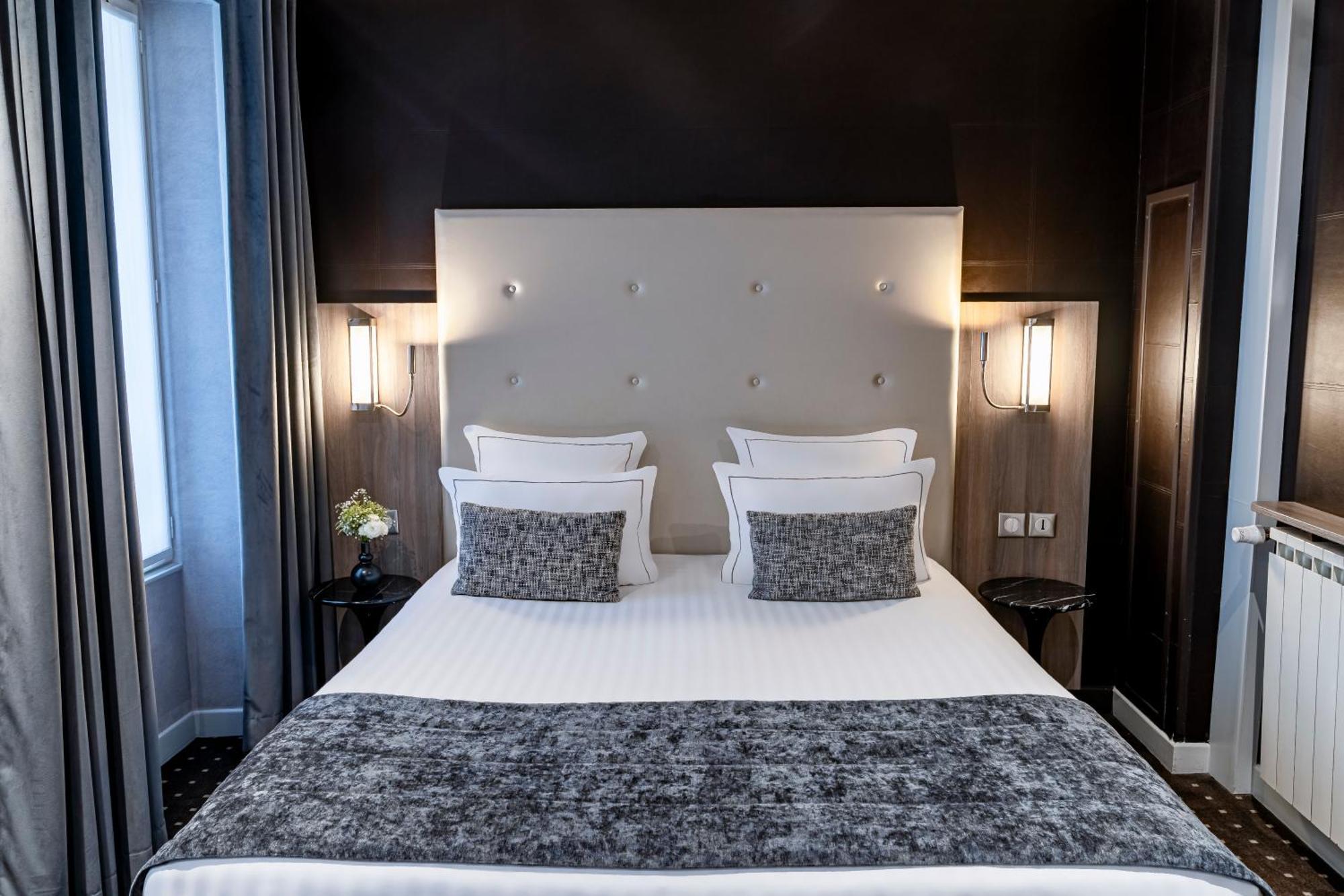 De La Paix Tour Eiffel Hotel