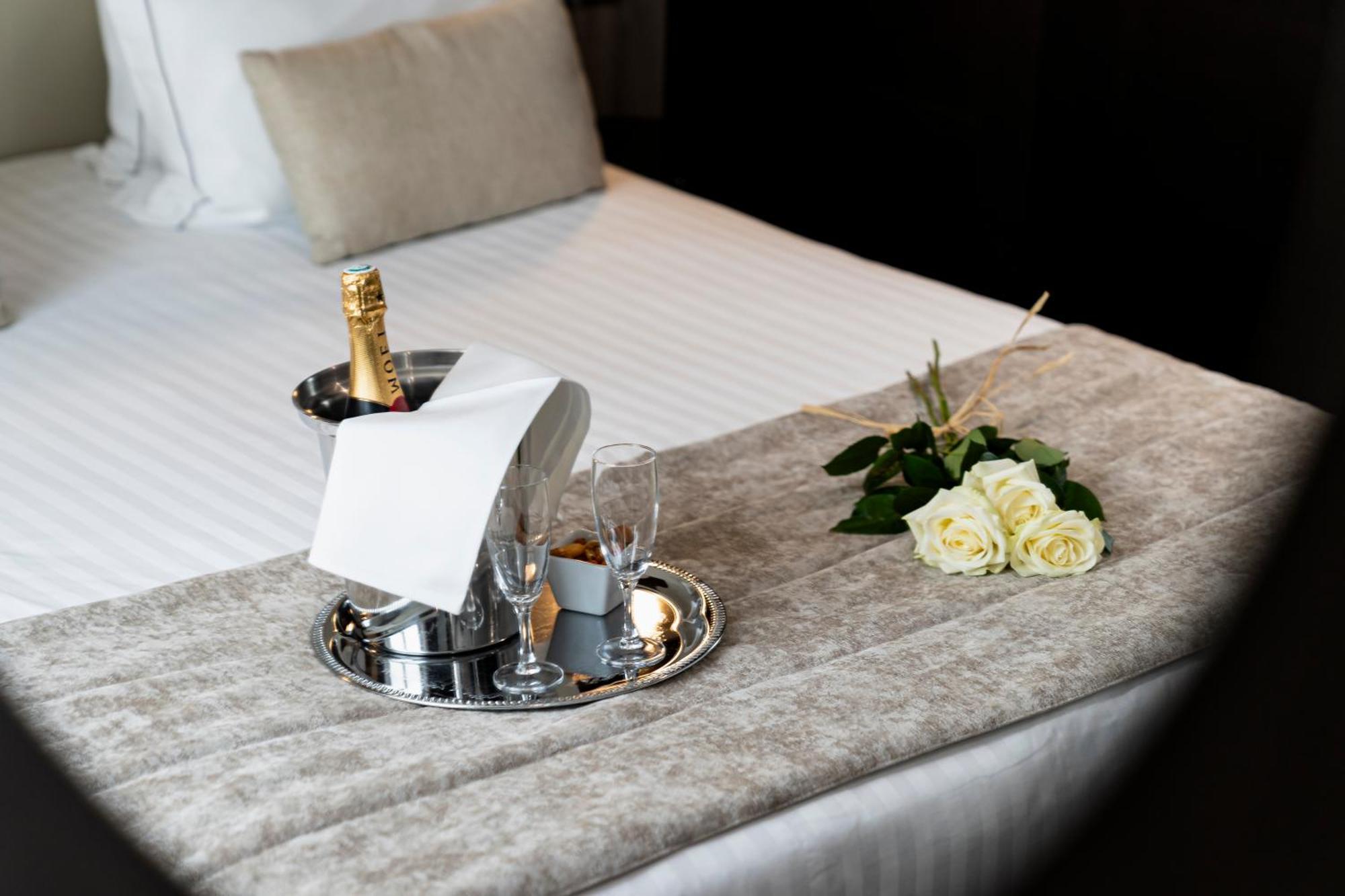 De La Paix Tour Eiffel