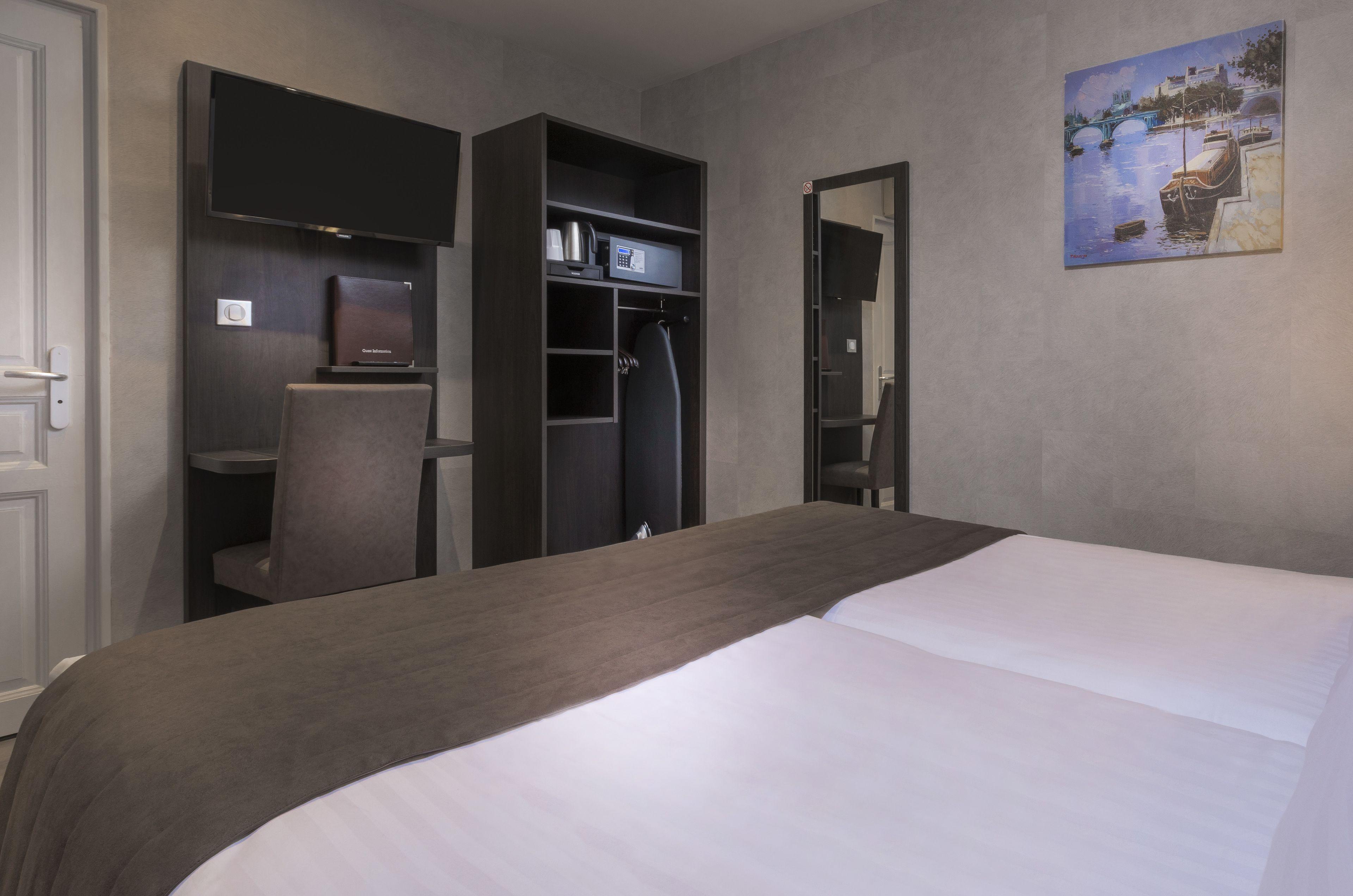 De La Paix Tour Eiffel Hotel