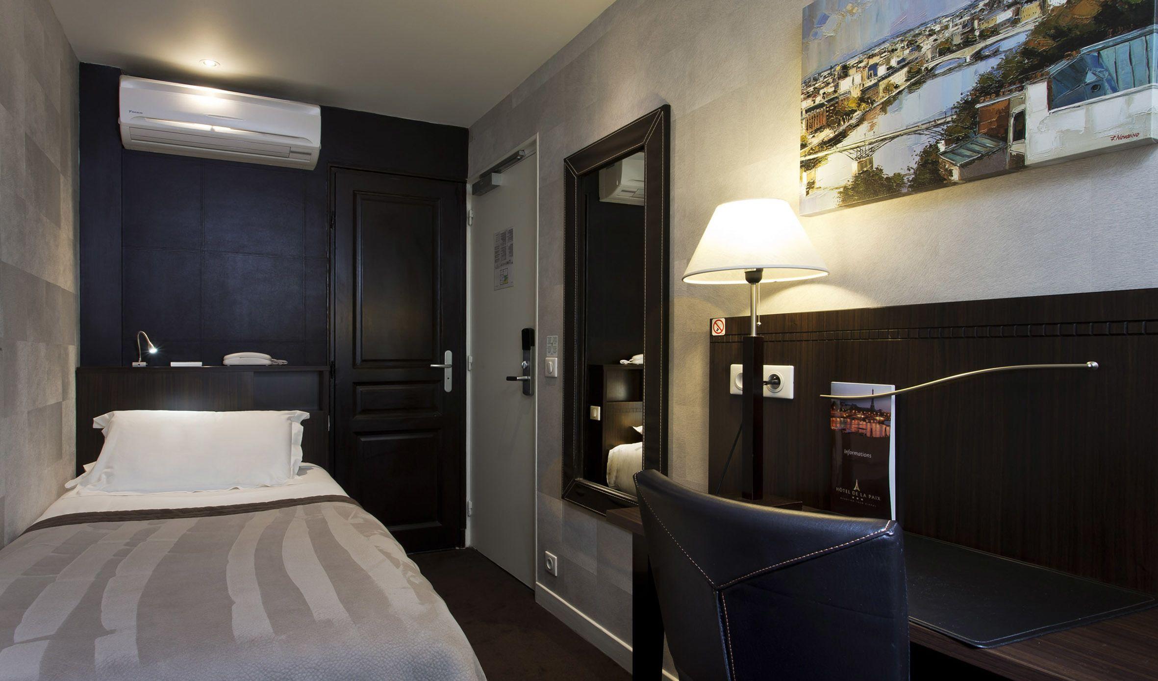 Hotel De La Paix Tour Eiffel 3*